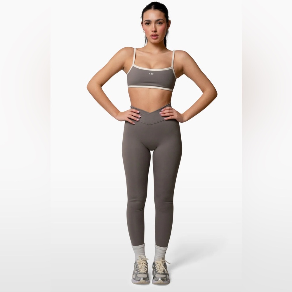 437 THE MICRO BRA / CLAYMASK-CREAM & V LEGGING  SET